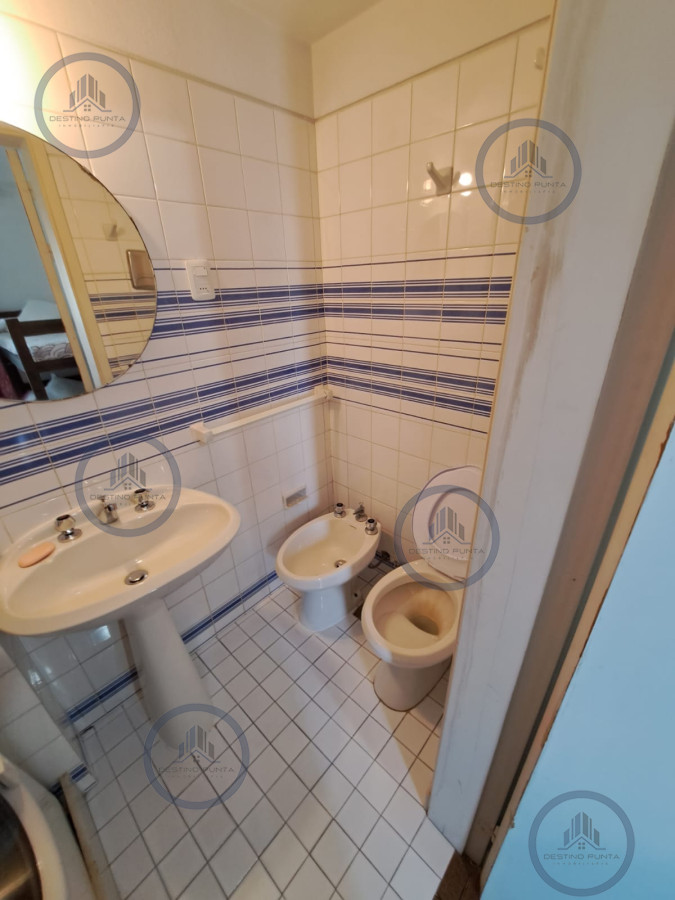Apartamento ID.1873 - Apartamento en venta en torre clàsica de Peninsula de Punta del Este, a pasos del Emir
