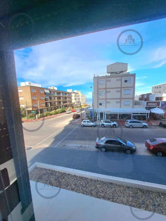 Apartamento ID.1873 - Apartamento en venta en torre clàsica de Peninsula de Punta del Este, a pasos del Emir