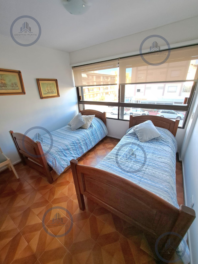 Apartamento ID.1873 - Apartamento en venta en torre clàsica de Peninsula de Punta del Este, a pasos del Emir