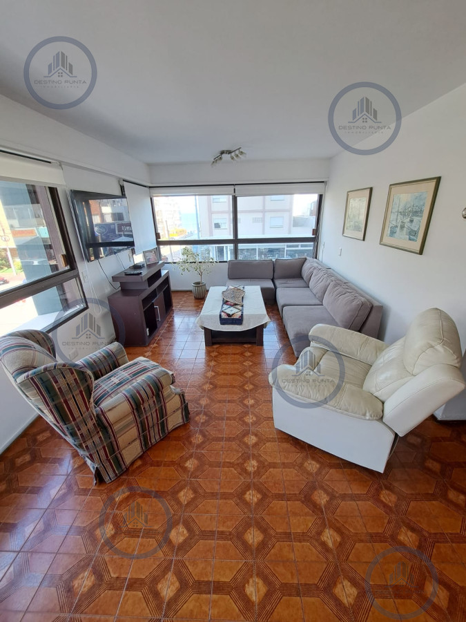 Apartamento ID.1873 - Apartamento en venta en torre clàsica de Peninsula de Punta del Este, a pasos del Emir
