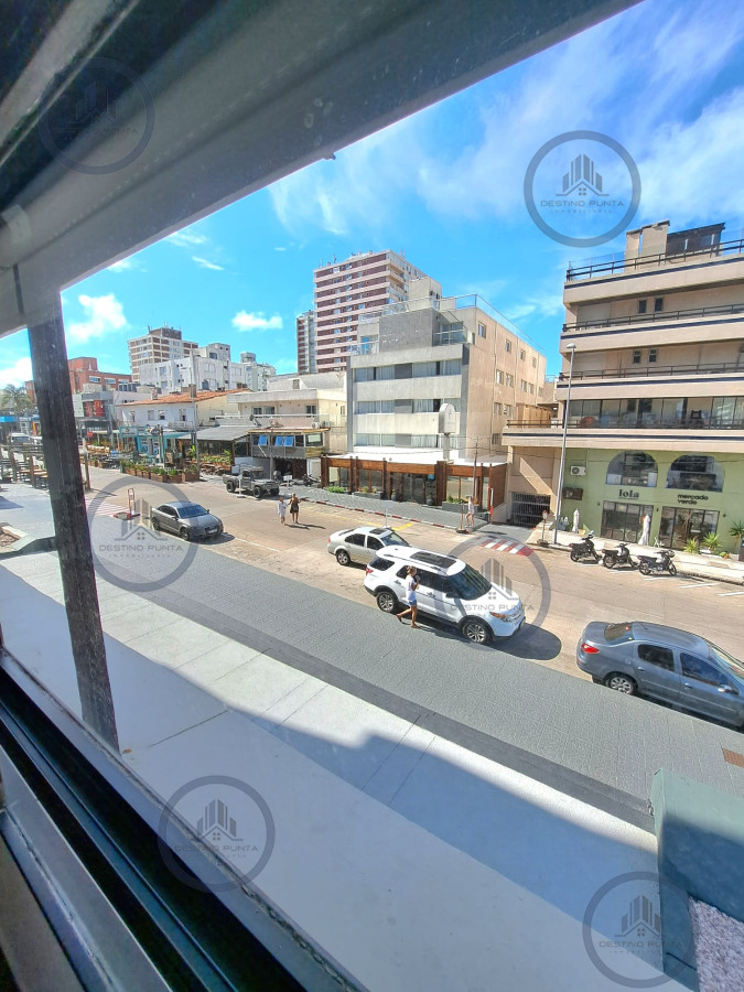 Apartamento ID.1873 - Apartamento en venta en torre clàsica de Peninsula de Punta del Este, a pasos del Emir