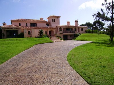 Punta Ballena: Elegancia y Confort en Cada Rincón