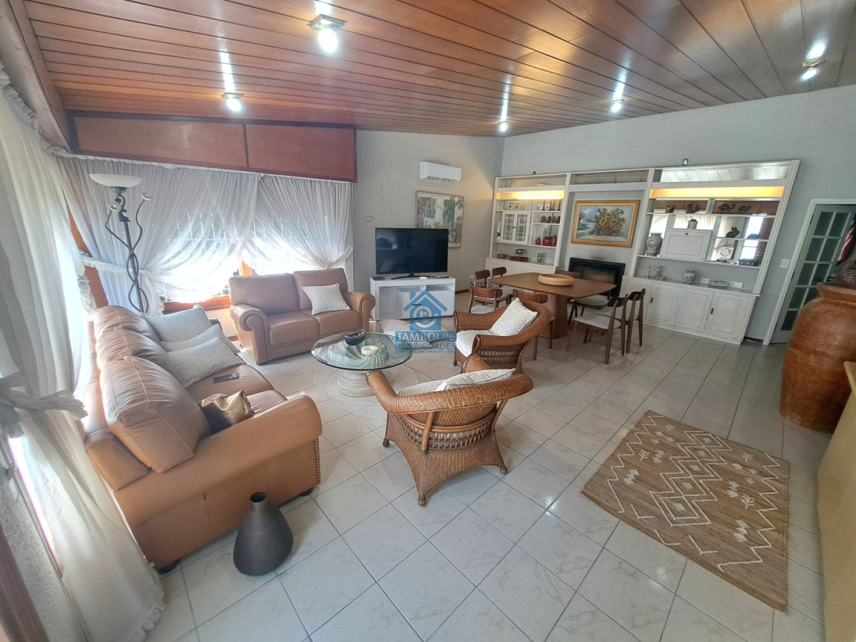 Casa ID.1065 - Casa en Alquiler Anual Mansa 