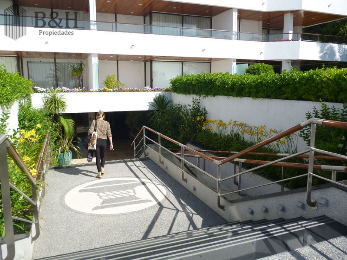 Apartamento ID.8099 - EXCLUSIVO APARTAMENTO EN PENINSULA EN VENTA