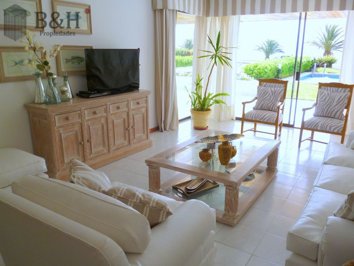 Apartamento ID.8099 - EXCLUSIVO APARTAMENTO EN PENINSULA EN VENTA