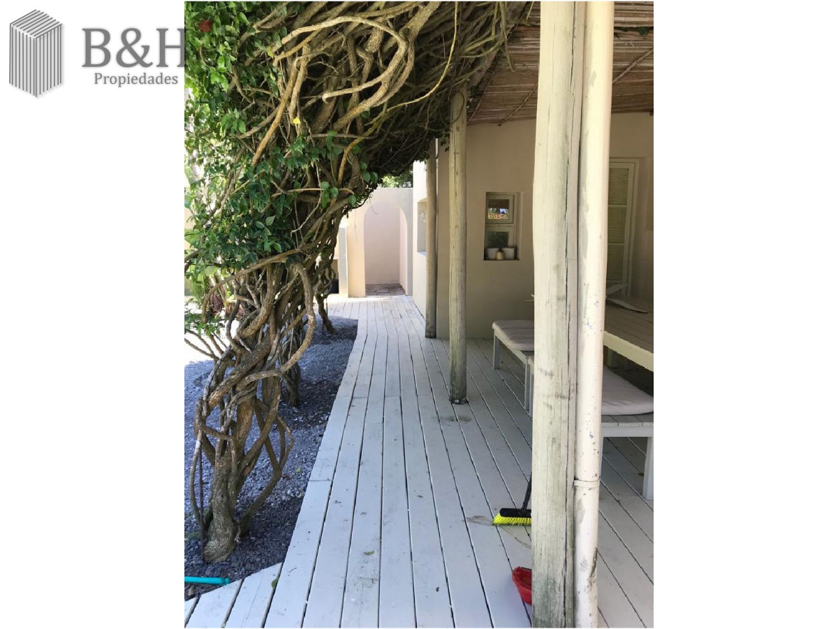 Casa ID.3426 - Casa a la venta en Rincón del Indio !!