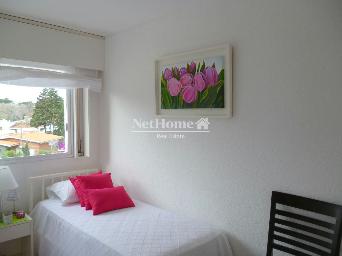 Apartamento ID.140 - Playa Mansa Apartamento 3 Dormitorios Primera Línea
