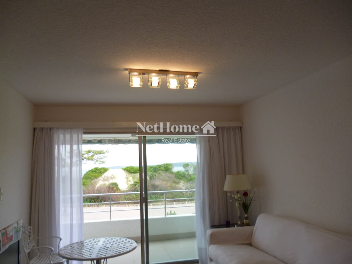 Apartamento ID.140 - Playa Mansa Apartamento 3 Dormitorios Primera Línea