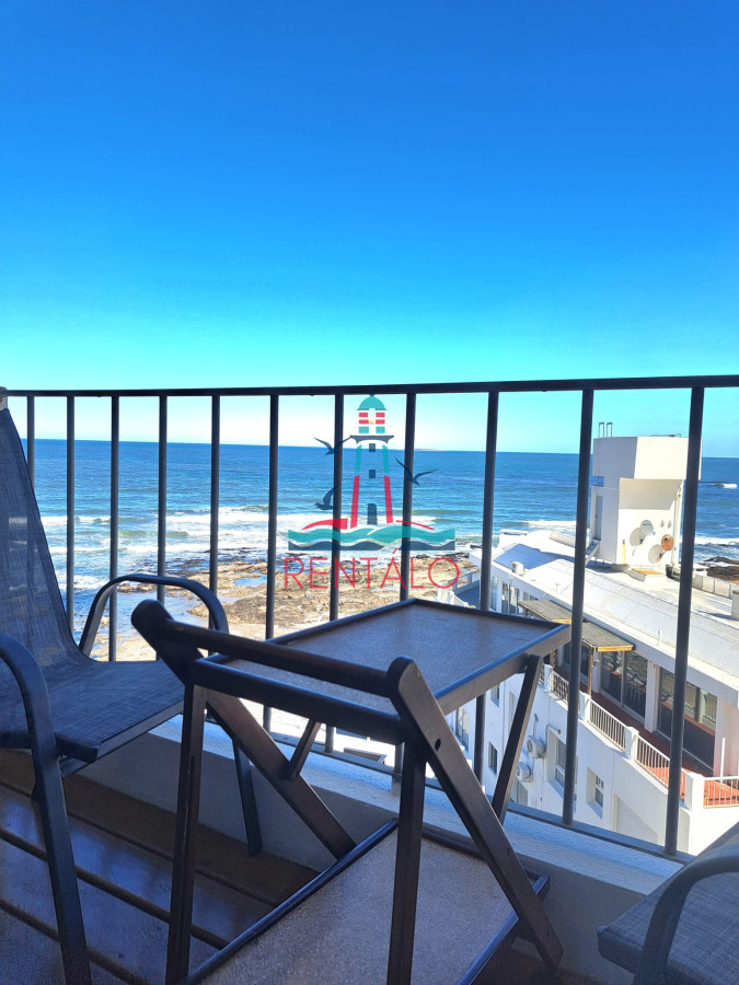 Apartamento ID.103 - Venta apartamento 2 dormitorios Punta del Este con vista al mar
