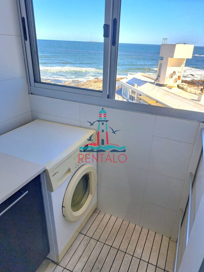 Apartamento ID.103 - Venta apartamento 2 dormitorios Punta del Este con vista al mar