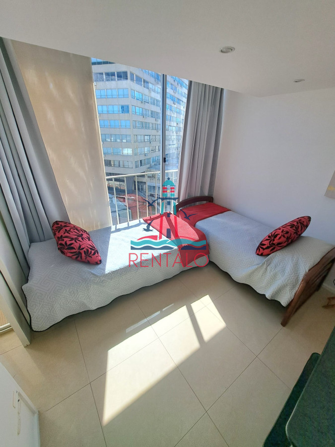 Apartamento ID.103 - Venta apartamento 2 dormitorios Punta del Este con vista al mar