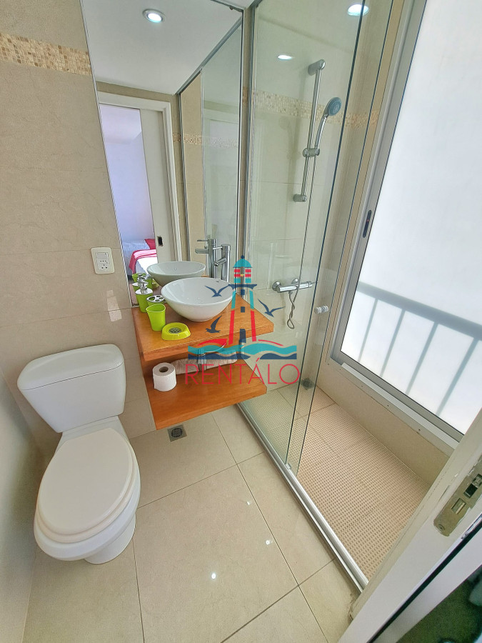 Apartamento ID.103 - Venta apartamento 2 dormitorios Punta del Este con vista al mar