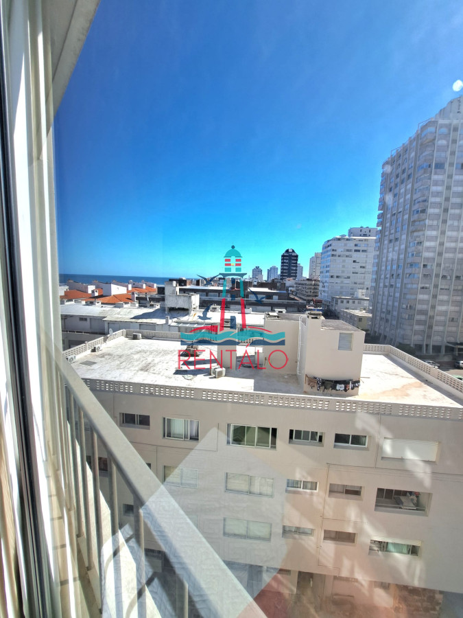 Apartamento ID.103 - Venta apartamento 2 dormitorios Punta del Este con vista al mar