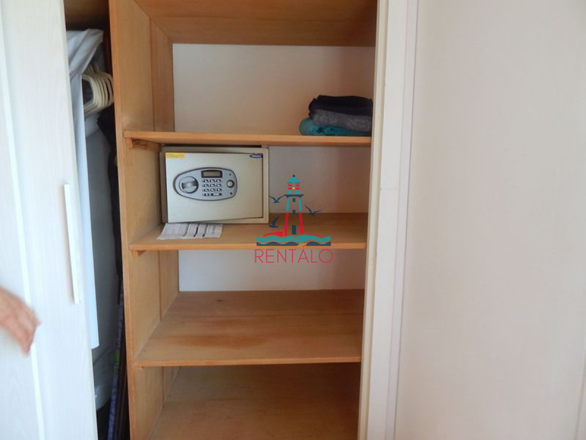 Apartamento ID.103 - Venta apartamento 2 dormitorios Punta del Este con vista al mar
