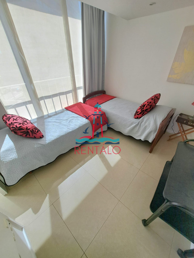 Apartamento ID.103 - Venta apartamento 2 dormitorios Punta del Este con vista al mar