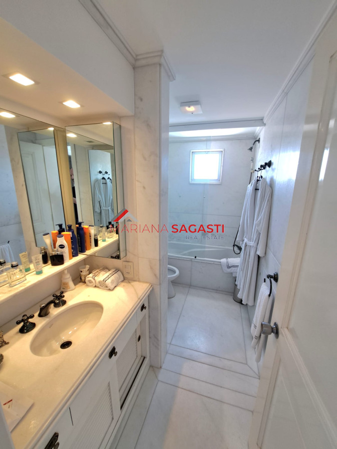 Apartamento ID.3768 - Apartamento en Punta del Este, Península