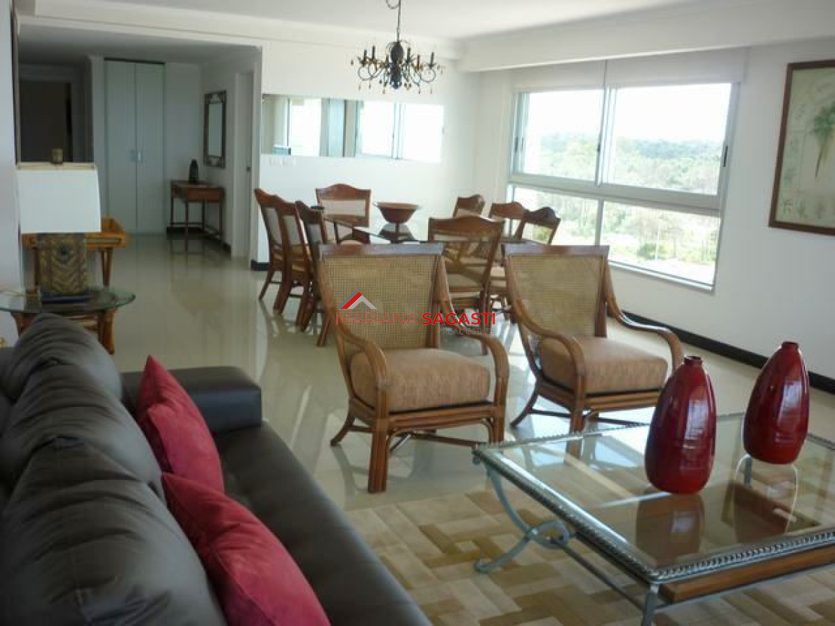 Apartamento ID.2105 - Apartamento en Punta del Este, Brava