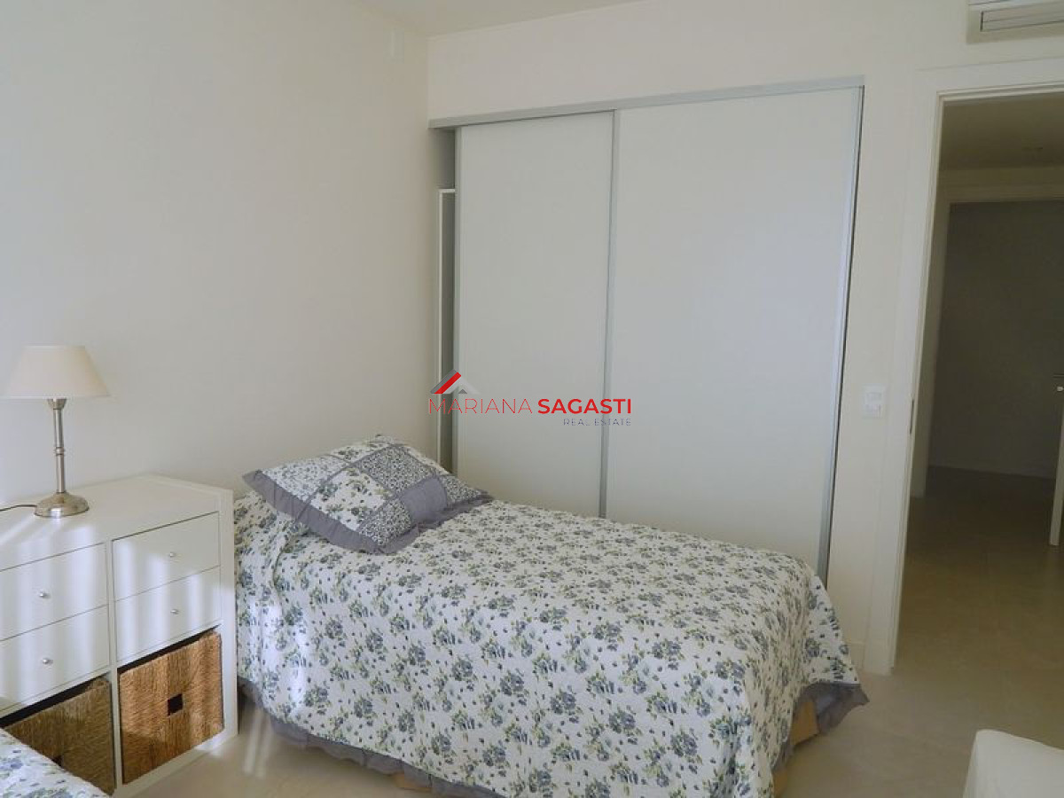 Apartamento ID.2242 - Apartamento en Punta del Este, Península