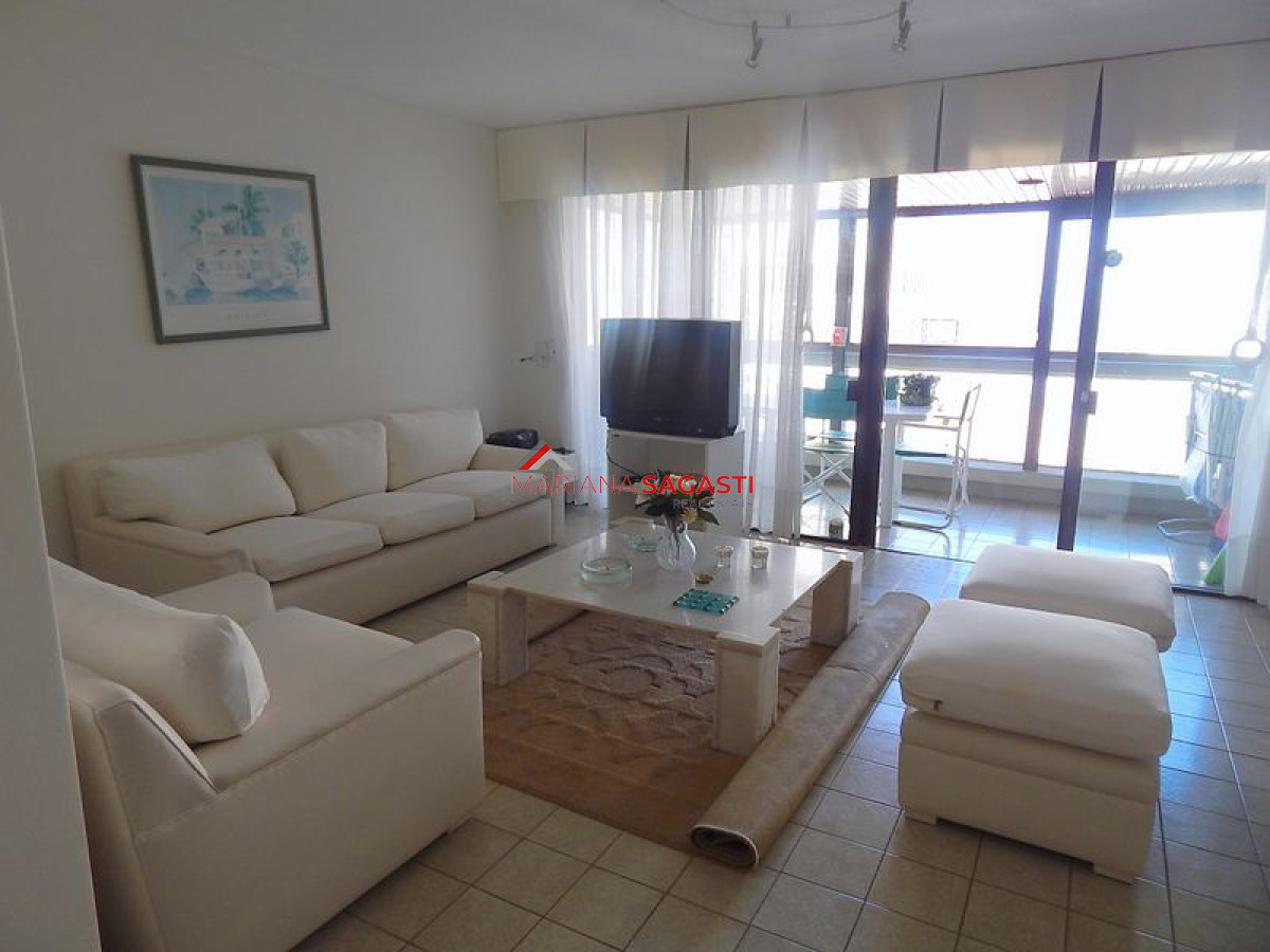 Apartamento ID.2400 - Apartamento en Punta del Este, Brava