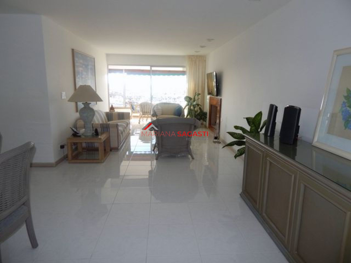 Apartamento ID.2443 - Apartamento en Punta del Este, Península