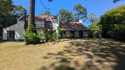 Casa en Mansa de 5 dormitorios - Punta del Este en venta