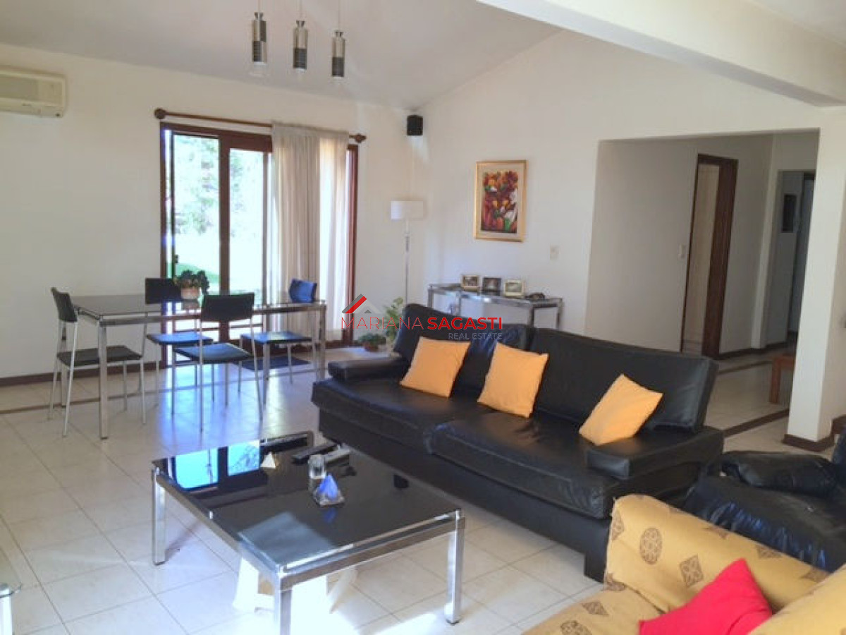 Casa ID.3227 - Casa en Punta del Este, Cantegril