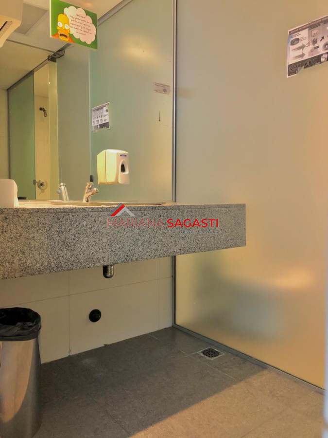 Local Comercial ID.3839 - Local en Punta del Este, Península