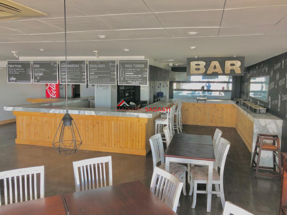 Local Comercial ID.3839 - Local en Punta del Este, Península