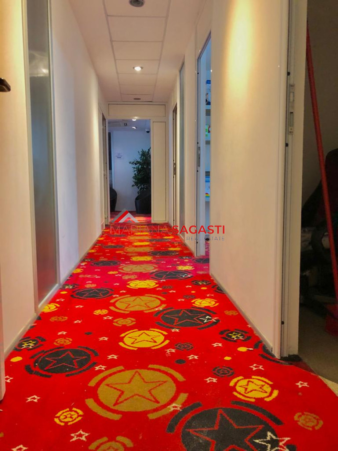 Local Comercial ID.3957 - Local en Punta del Este, Península