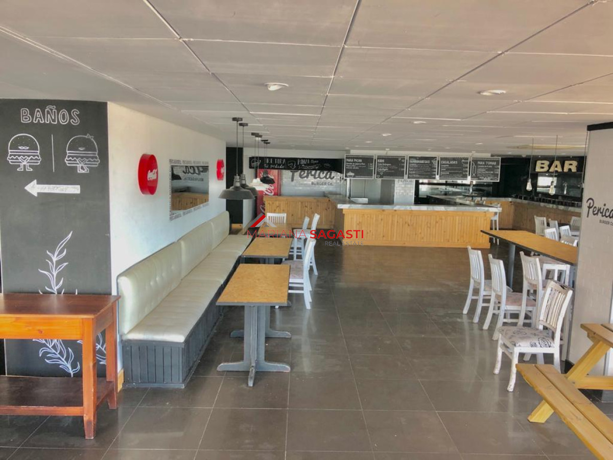Local Comercial ID.3839 - Local en Punta del Este, Península