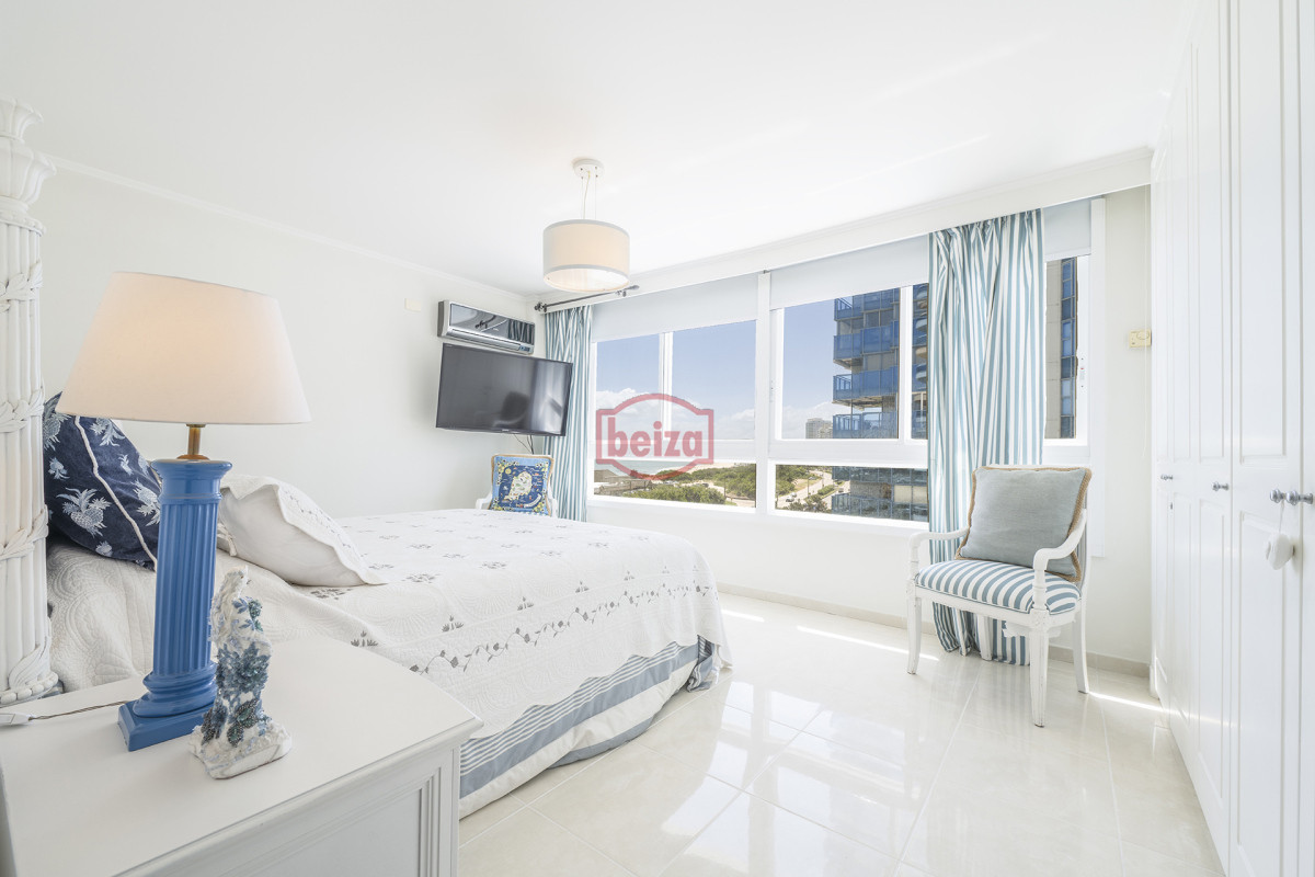 Apartamento ID.166605/Mansa,-apartamento-de-3-suites-más-dependencia - Gran apartamento en Millenium Tower, primera línea Playa Mansa
