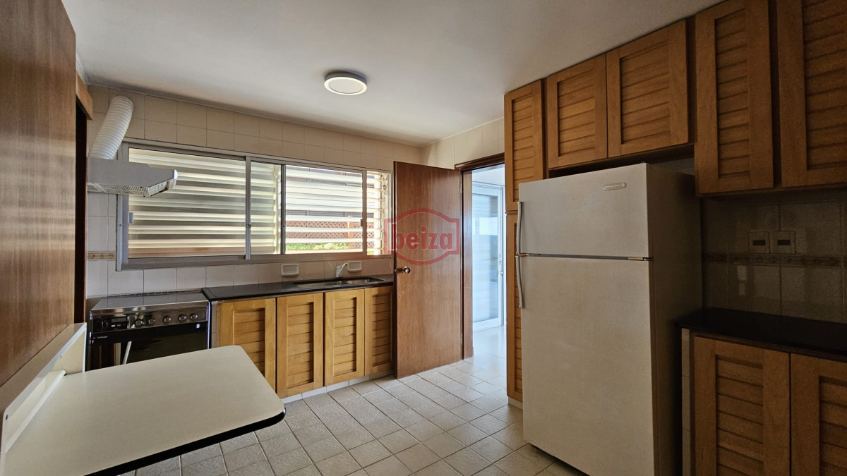 Apartamento ID.165807/Venta-departamento-en-Punta-del-este- - Venta de apartamento en Peninsula, sobre el mar, Punta del Este. 