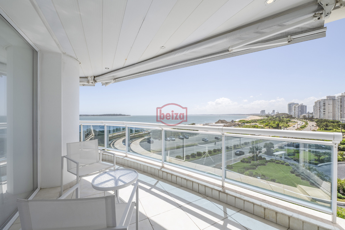Apartamento ID.166605/Mansa,-apartamento-de-3-suites-más-dependencia - Gran apartamento en Millenium Tower, primera línea Playa Mansa