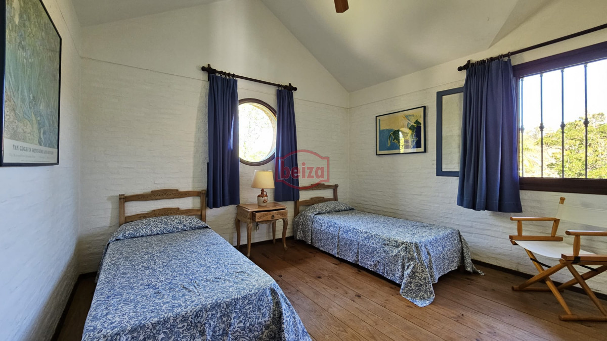 Casa ID.165949 - Alquiler temporario de Casa 4 DORMITORIOS en GOLF, PUNTA DEL ESTE