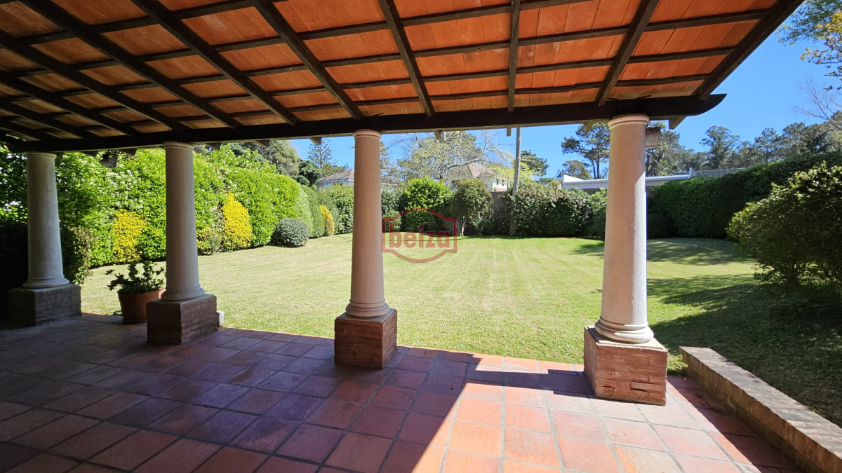 Casa ID.165949 - Alquiler temporario de Casa 4 DORMITORIOS en GOLF, PUNTA DEL ESTE
