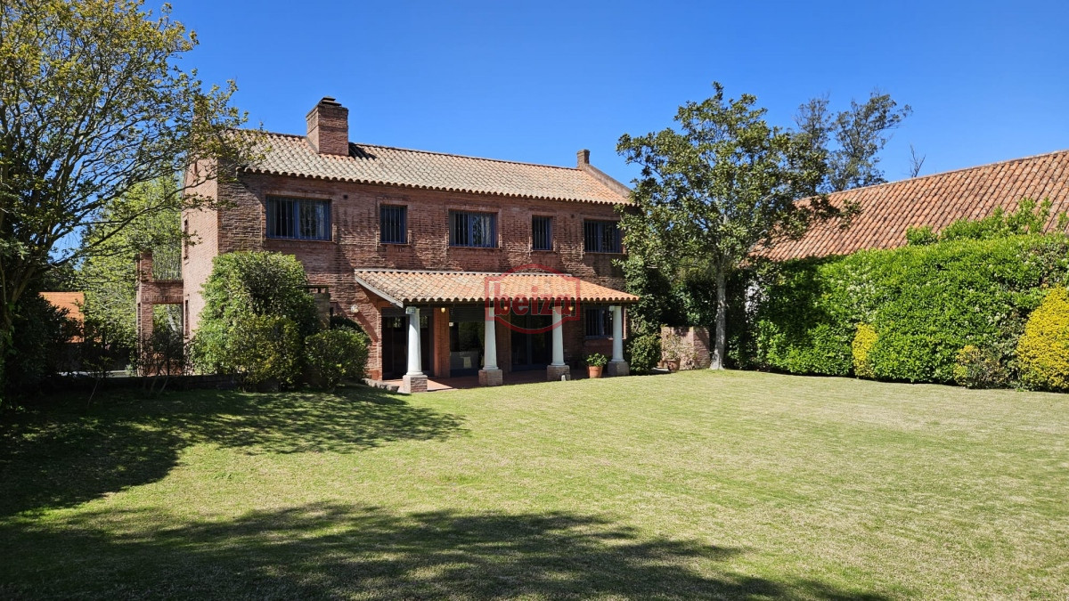 Casa ID.165949 - Alquiler temporario de Casa 4 DORMITORIOS en GOLF, PUNTA DEL ESTE
