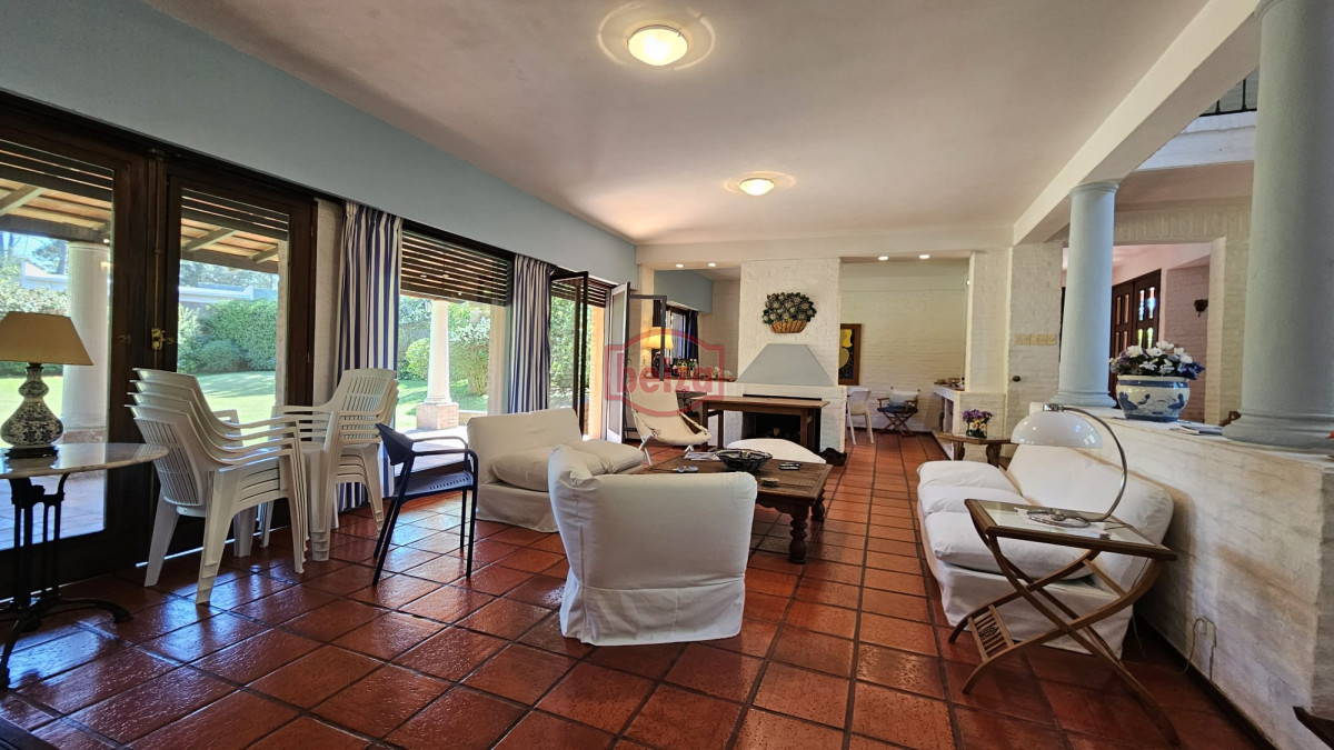 Casa ID.165949 - Alquiler temporario de Casa 4 DORMITORIOS en GOLF, PUNTA DEL ESTE