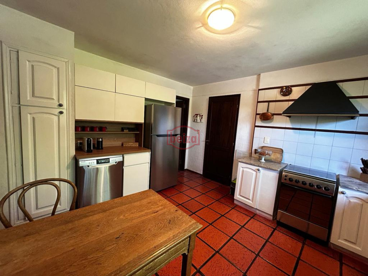 Casa ID.165949 - Alquiler temporario de Casa 4 DORMITORIOS en GOLF, PUNTA DEL ESTE