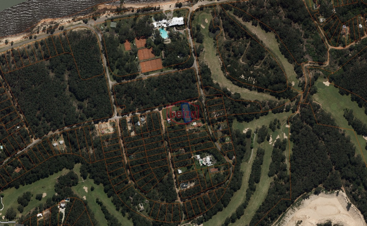 Terreno ID.166258/venta-de-terreno- - Venta de Lote en club del Lago 2628m2.