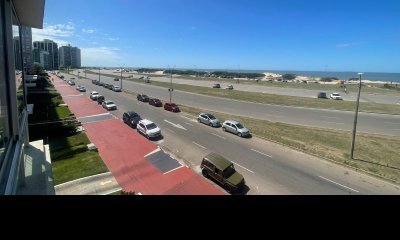 Venta apartamento frente al mar, de 3 dormitorios