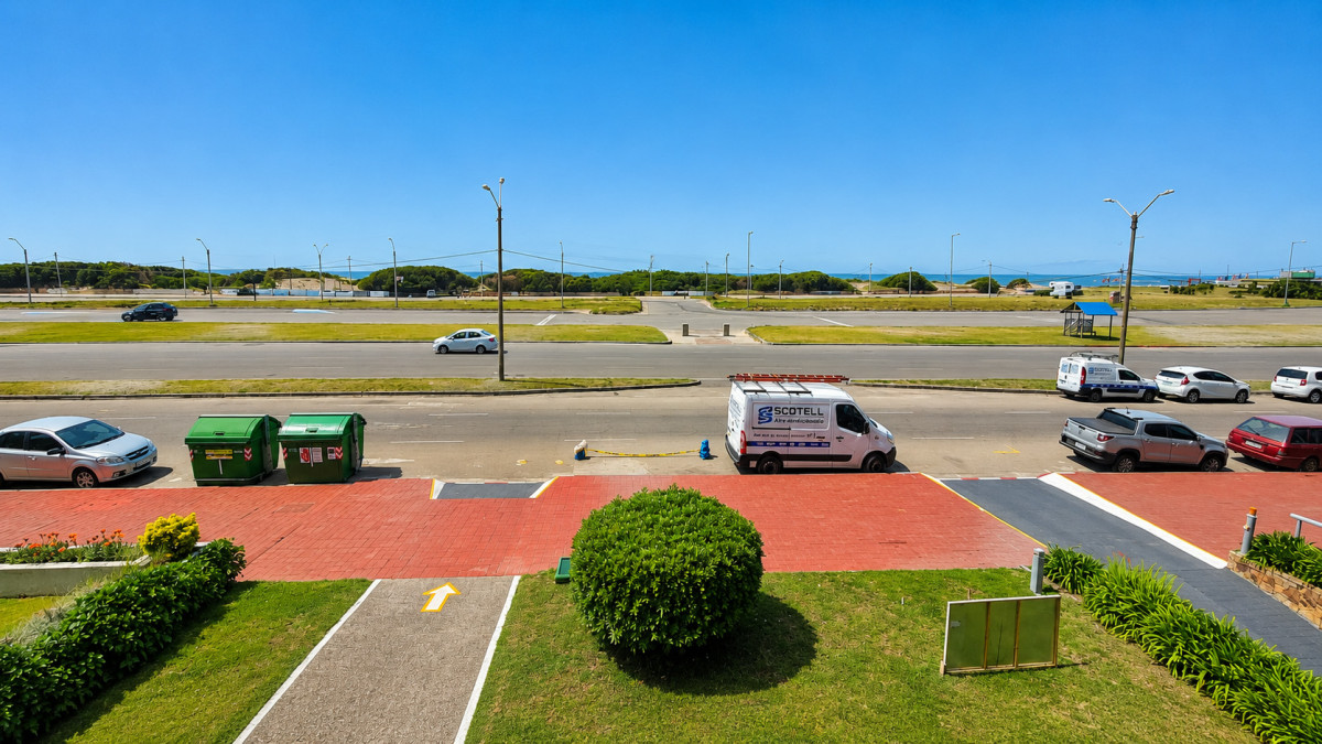 Venta de apartamento 2 dormitorios con parrillero.