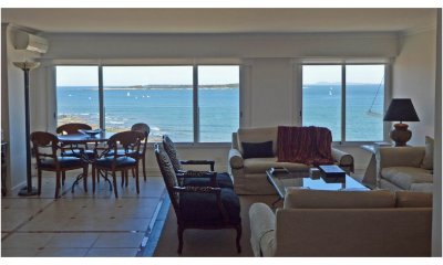 Primera fila en Playa Mansa, 3 suites + dependencia. Espectacular planta y excelente vista - Ref : EQP1739