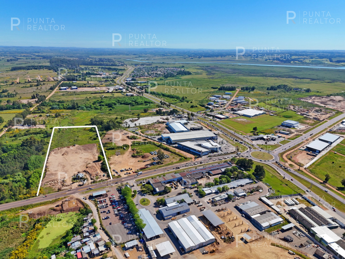 Terreno ID.2325 - Lote en Nuevo Parque Industrial Cerrado