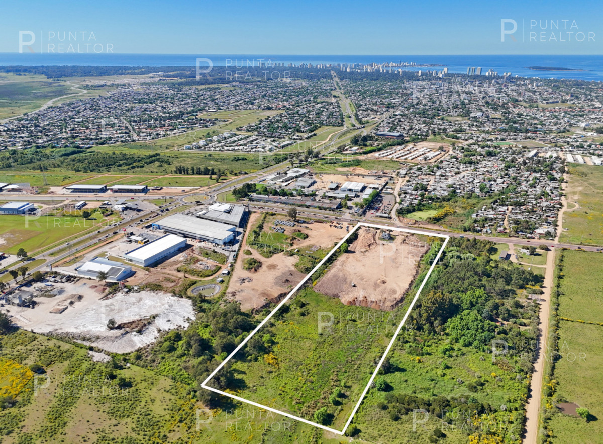 Terreno ID.2325 - Lote en Nuevo Parque Industrial Cerrado