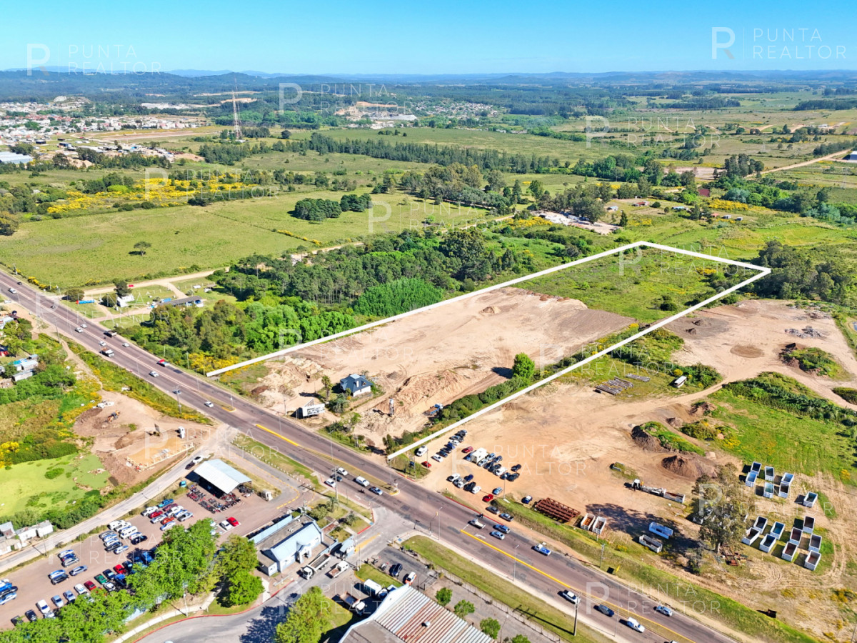 Terreno ID.2325 - Lote en Nuevo Parque Industrial Cerrado