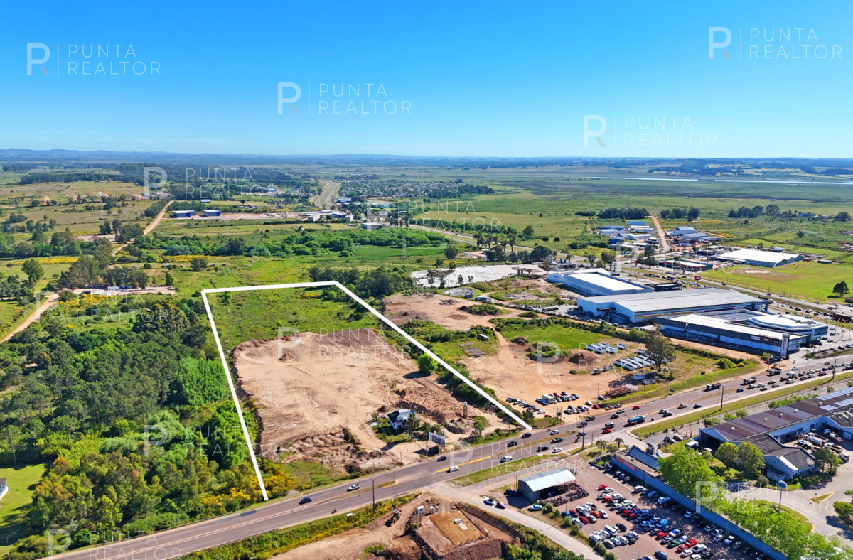Terreno ID.2325 - Lote en Nuevo Parque Industrial Cerrado