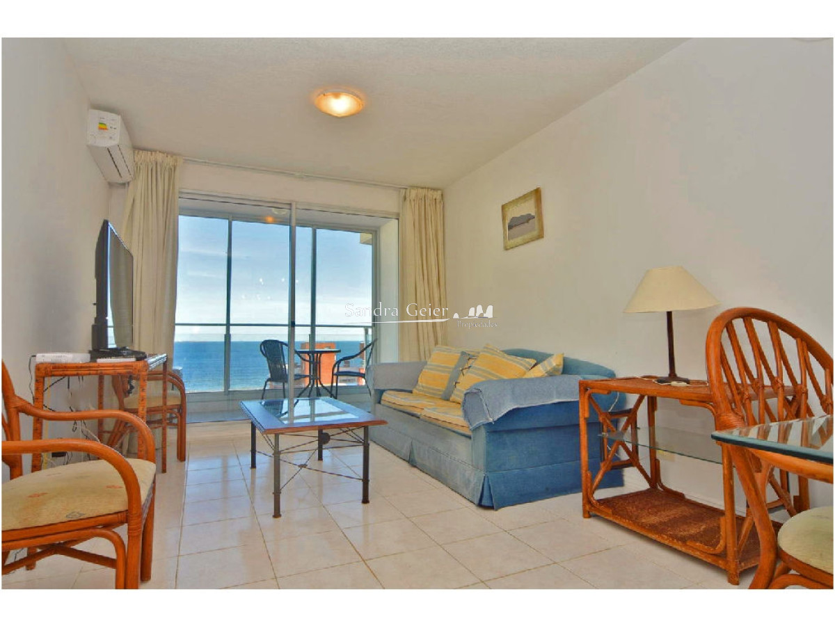 Apartamento ID.1177 - Piso alto con vista al mar, 2 dorm, 2 baños, garaje. Todos los servicios