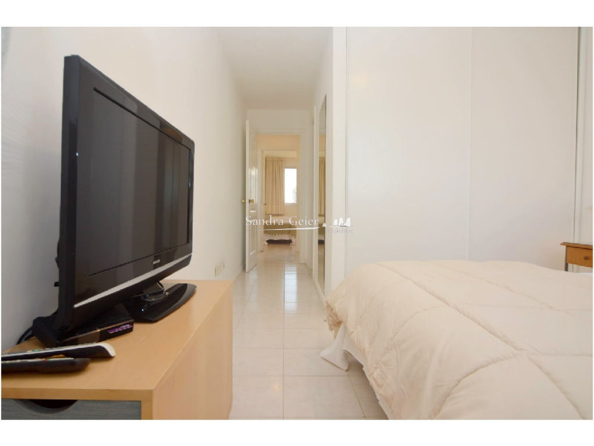 Apartamento ID.1177 - Piso alto con vista al mar, 2 dorm, 2 baños, garaje. Todos los servicios