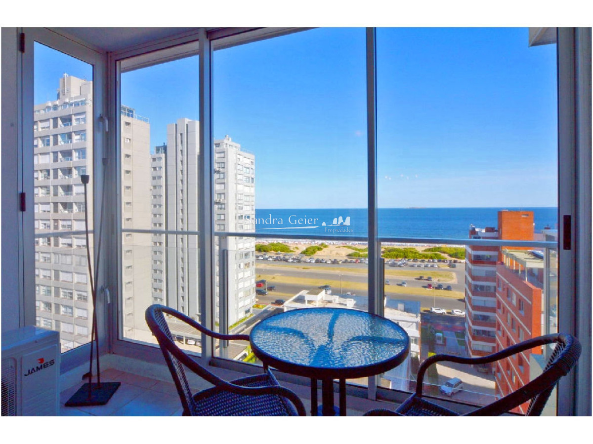 Apartamento ID.1177 - Piso alto con vista al mar, 2 dorm, 2 baños, garaje. Todos los servicios