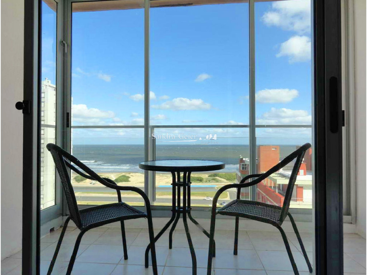 Apartamento ID.1177 - Piso alto con vista al mar, 2 dorm, 2 baños, garaje. Todos los servicios